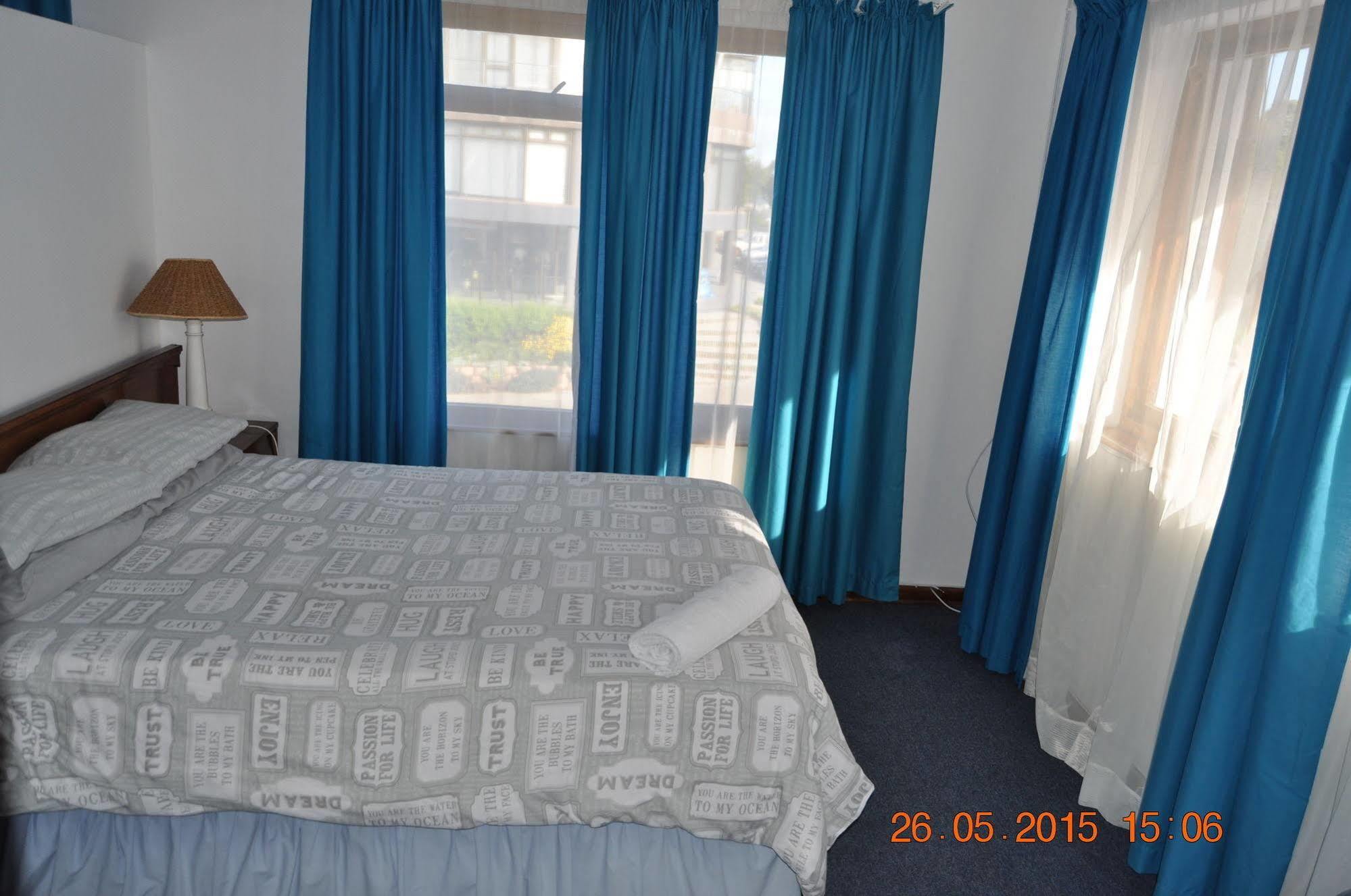 Backpacker Apartments Plettenberg Bay Exterior foto